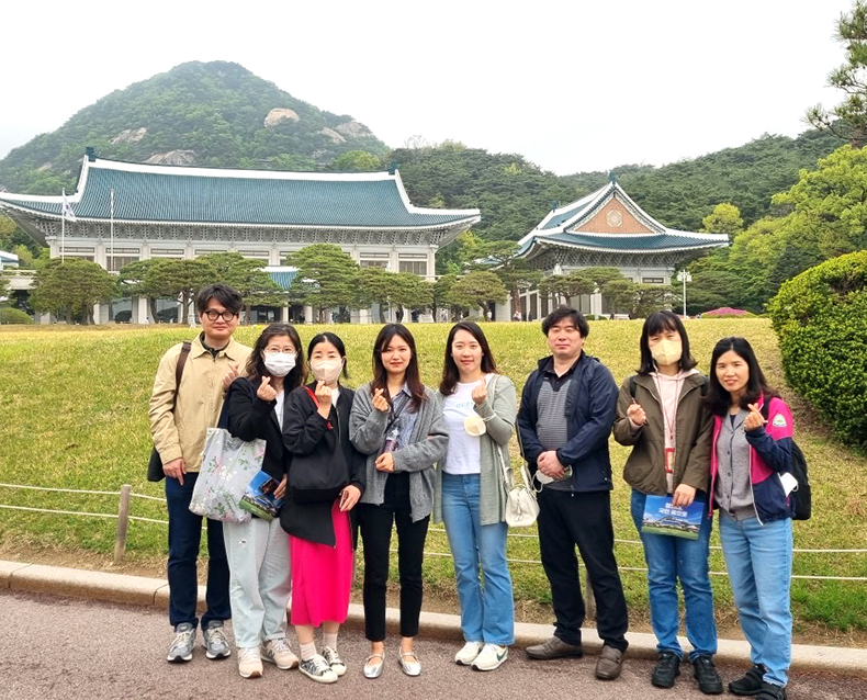 병무민원상담소는 공주산성 탐방, 청와대 견학 등 일정과 장소를 직접 설계하는 자율 실외 체험활동으로 상담 스트레스를 해소하고, 
                    재충전하는 시간을 가졌다. (4월 13일 ~ 5월 11일, 공주산성 탐방 등)
                   