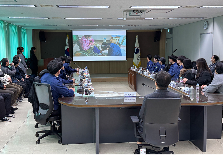 이진우 제주지방병무청장은 성실 복무 사회복무요원과 복무관리 담당직원을 포상하고 격려하기 위해 사회복무대상 및 모범 사회복무요원 시상식을 개최했다.