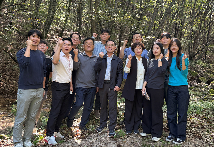 경기북부병무지청은 10월 16일 직원들의 소통과 화합을 위한 활동의 일환으로 가을 단풍길 걷기를 진행했다.