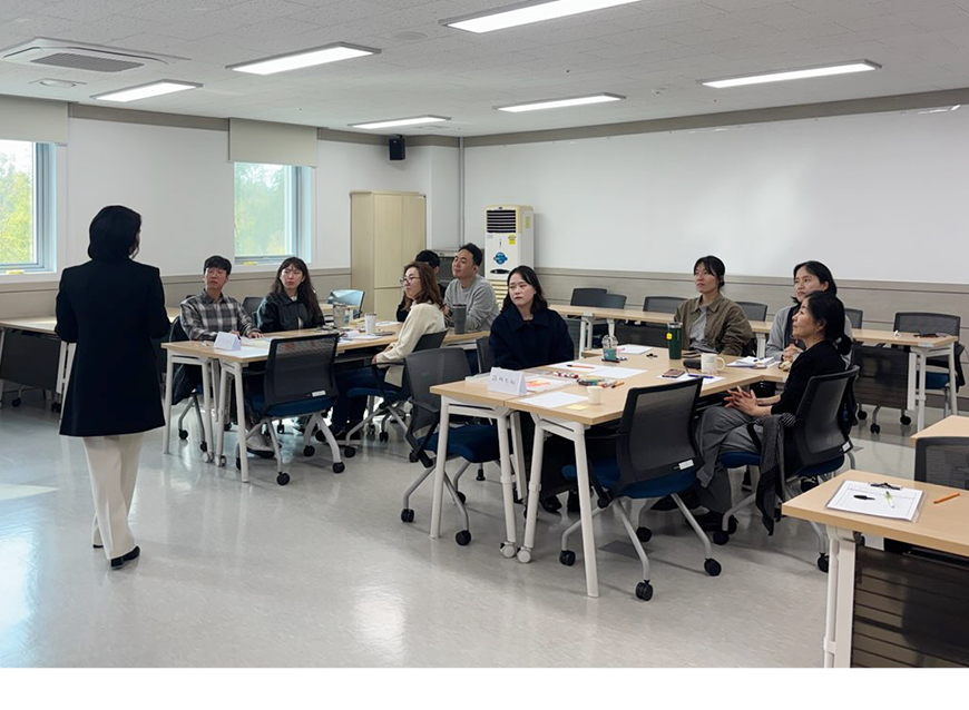 병무민원상담소는 상담직원의 불만민원 응대스킬과 친절마인드 함양 등을 위하여 외부 전문기관의 CS전문 교육훈련을 실시했다.